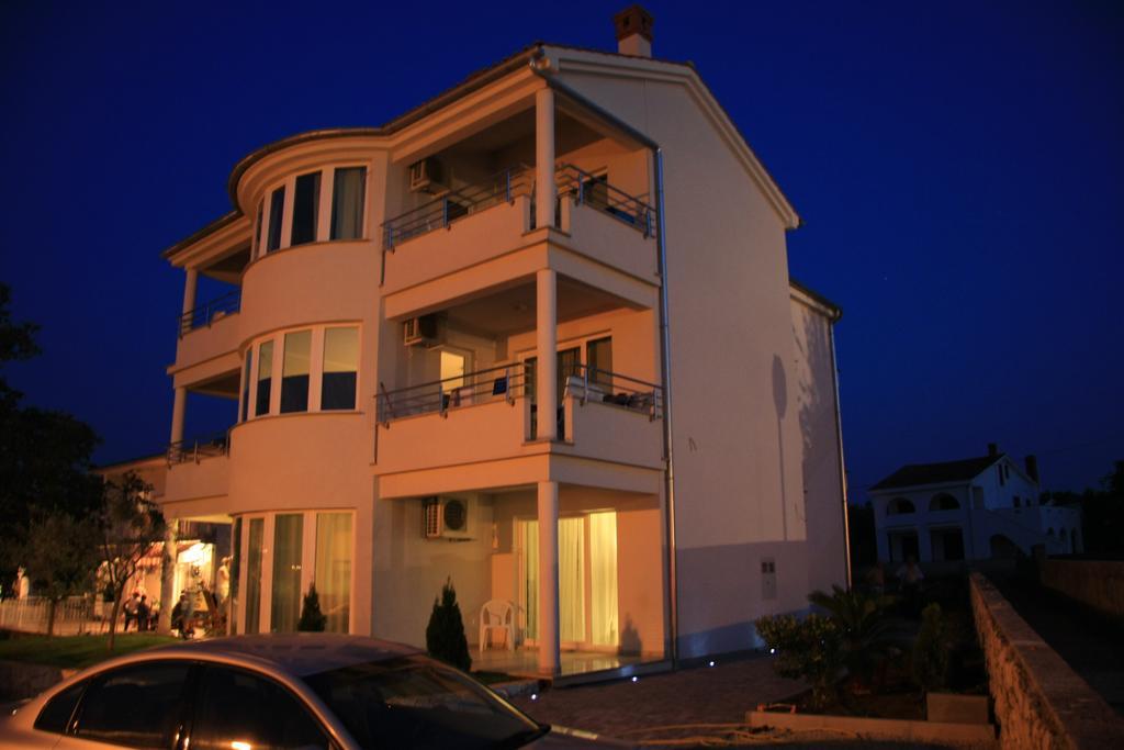 Apartments Kovacic Малинска Екстериор снимка